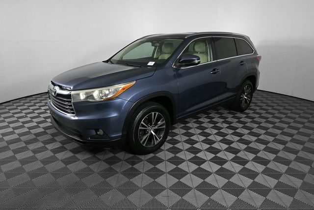 2016 Toyota Highlander XLE FWD photo