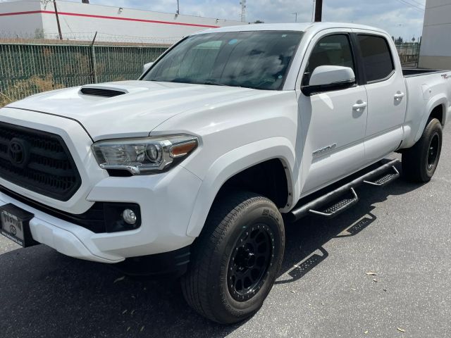 2016 Toyota Tacoma TRD Sport RWD photo