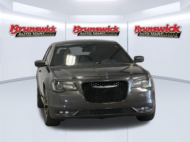 2016 Chrysler 300 300S RWD photo