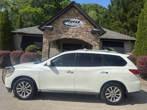 2016 Nissan Pathfinder SV 4WD photo