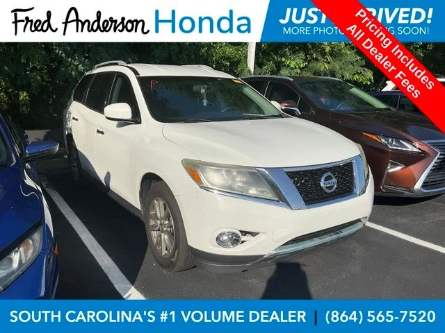 2015 Nissan Pathfinder SV photo