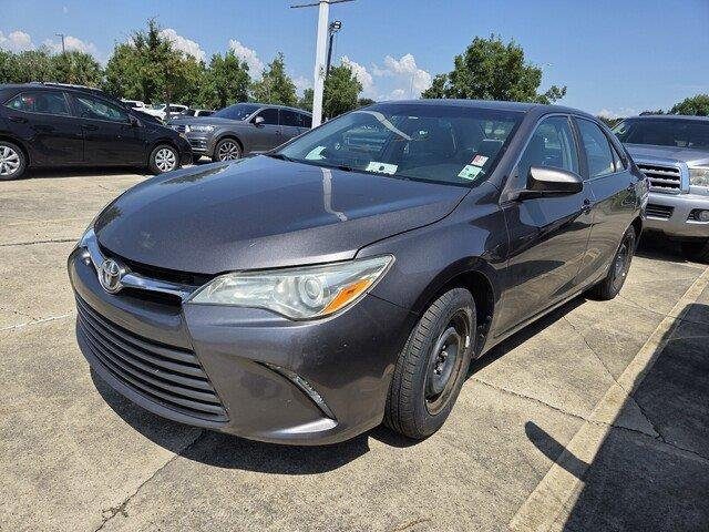 2016 Toyota Camry LE FWD photo