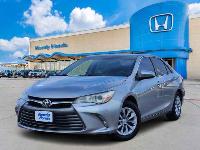 2016 Toyota Camry LE FWD photo