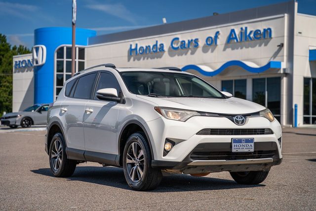 2016 Toyota RAV4 XLE FWD photo