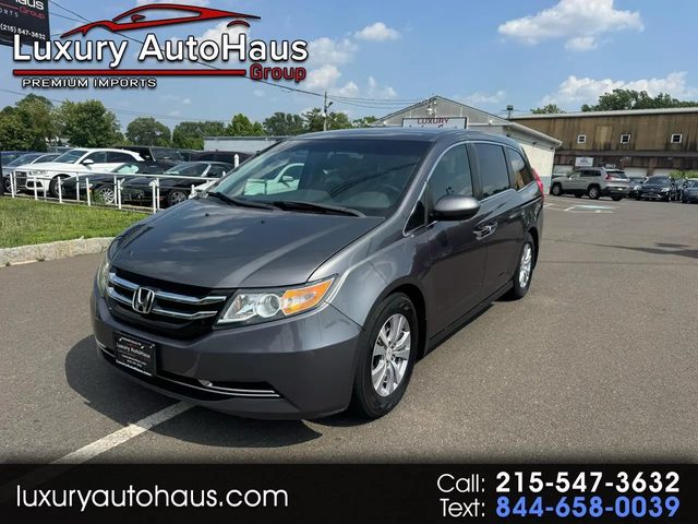 2016 Honda Odyssey SE FWD photo