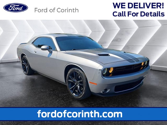 2016 Dodge Challenger SXT RWD photo