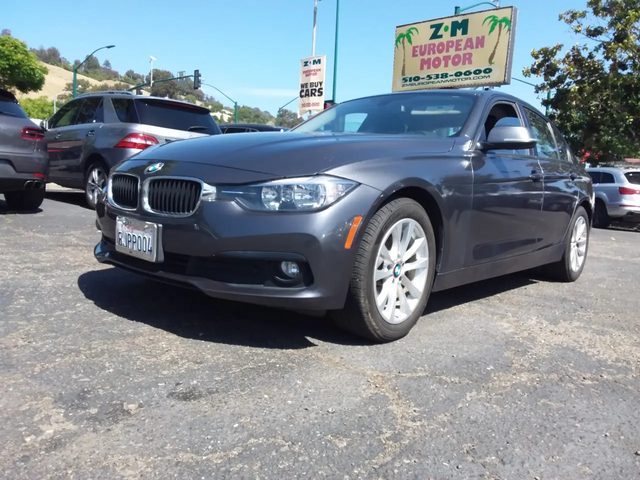 2016 BMW 3 Series 320i RWD photo