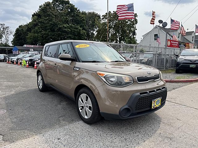 2016 Kia Soul Base FWD photo