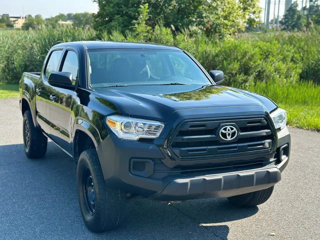 2016 Toyota Tacoma SR 4WD photo