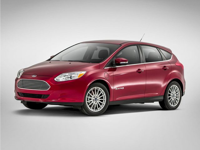 2016 Ford Focus FWD photo