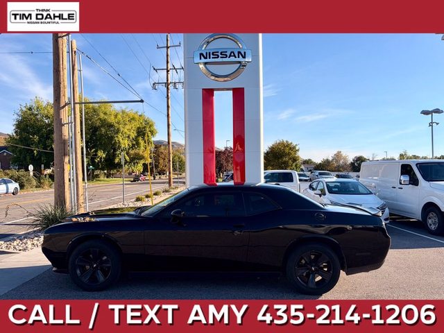 2016 Dodge Challenger SXT RWD photo