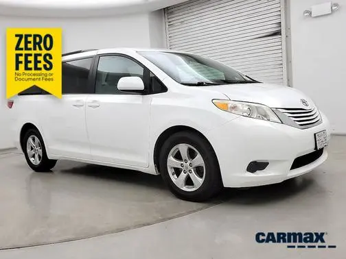 2015 Toyota Sienna LE FWD photo