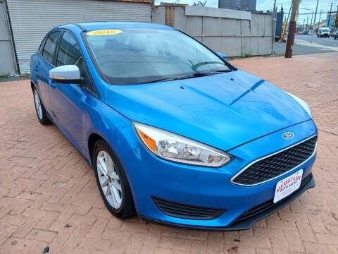 2016 Ford Focus SE FWD photo