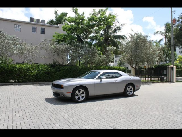 2016 Dodge Challenger SXT RWD photo