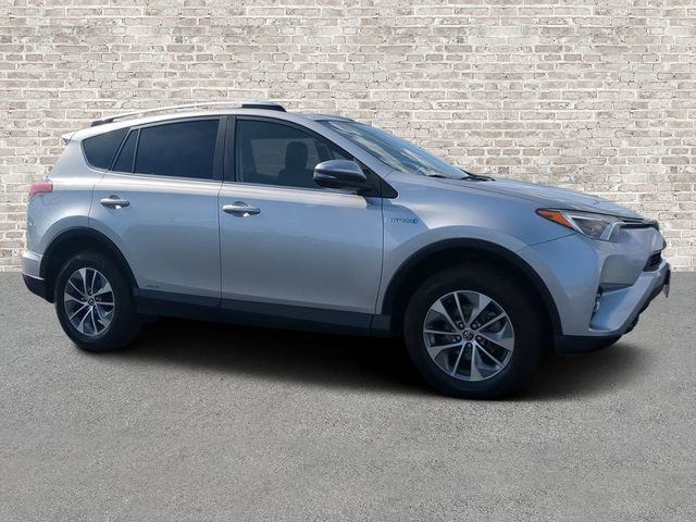2016 Toyota RAV4 XLE AWD photo