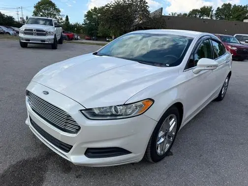 2016 Ford Fusion SE FWD photo