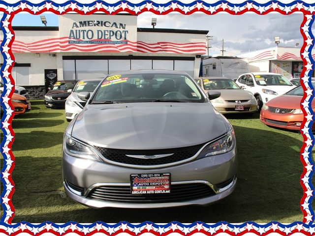 2016 Chrysler 200 Limited FWD photo