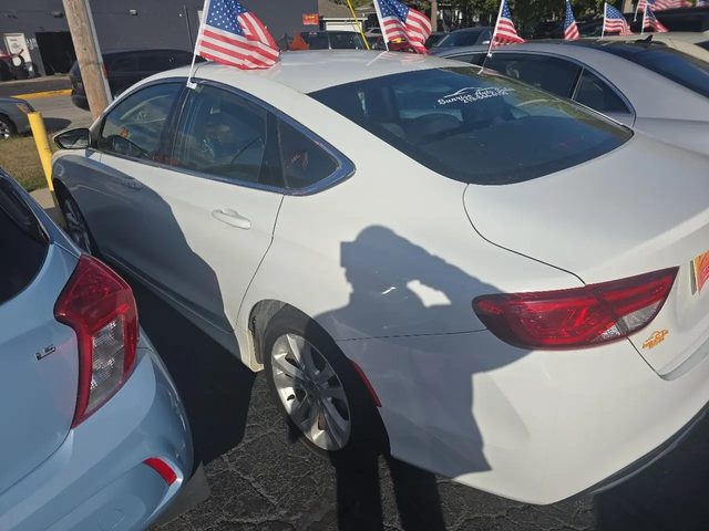 2016 Chrysler 200 Limited FWD photo