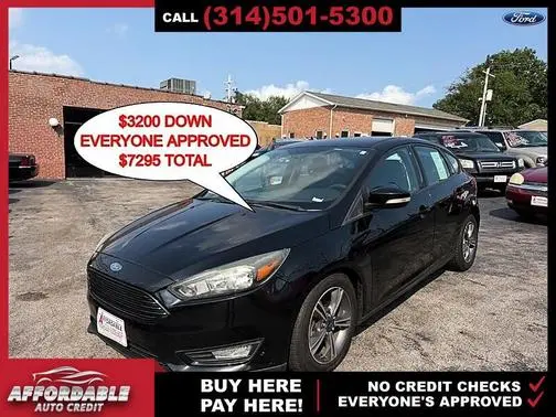 2016 Ford Focus SE FWD photo