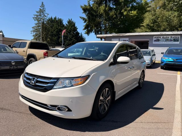 2016 Honda Odyssey Touring FWD photo