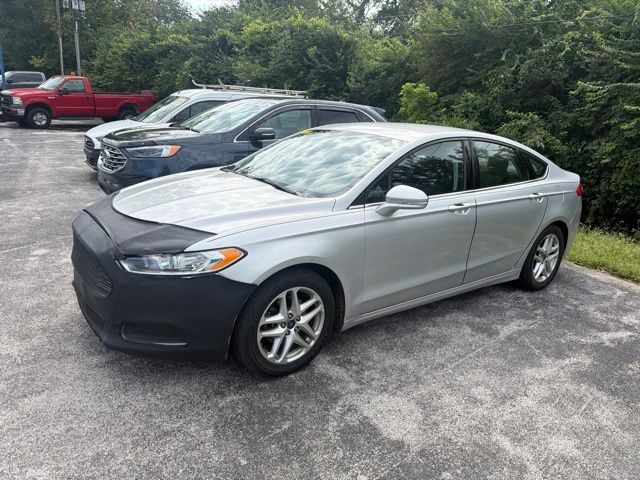 2016 Ford Fusion SE FWD photo
