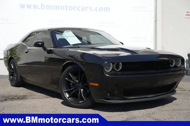 2016 Dodge Challenger R/T Plus RWD photo