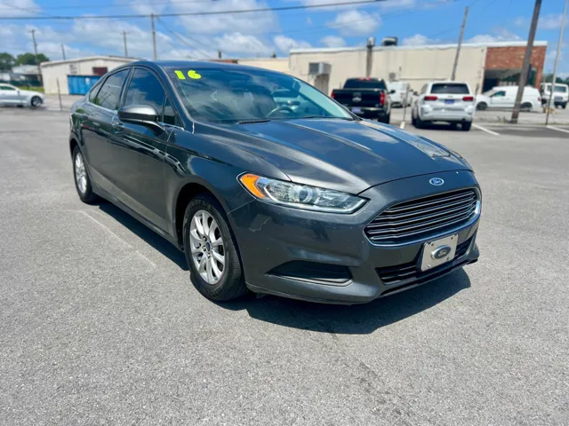 2016 Ford Fusion S FWD photo