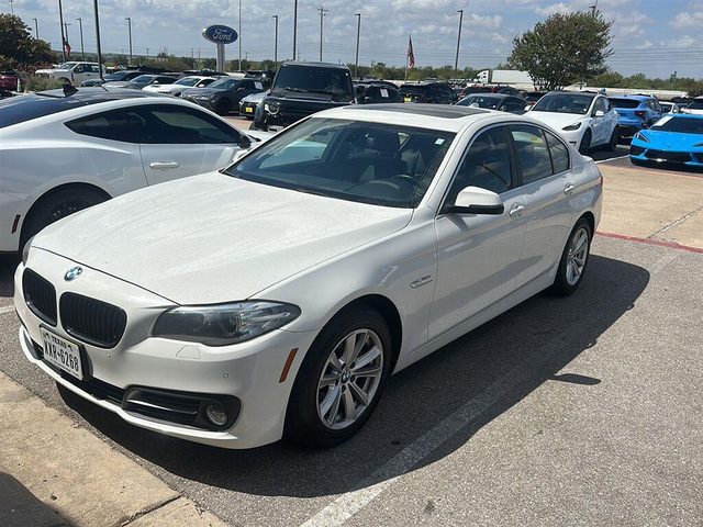 2016 BMW 5 Series 528i RWD photo