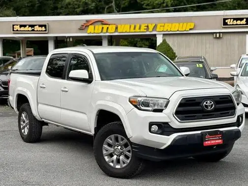 2016 Toyota Tacoma SR5 4WD photo