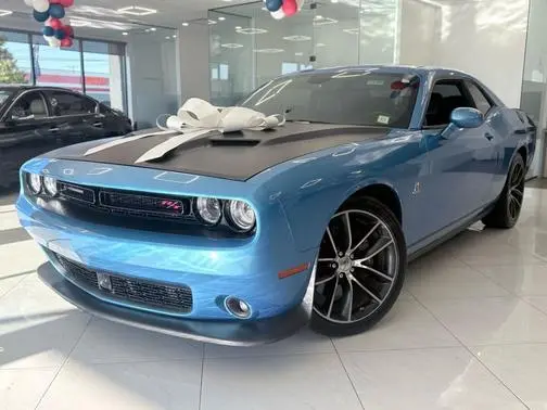 2016 Dodge Challenger R/T Scat Pack RWD photo