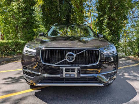 2016 Volvo XC90 T6 Momentum AWD photo