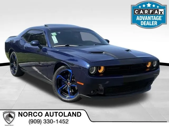 2016 Dodge Challenger R/T RWD photo