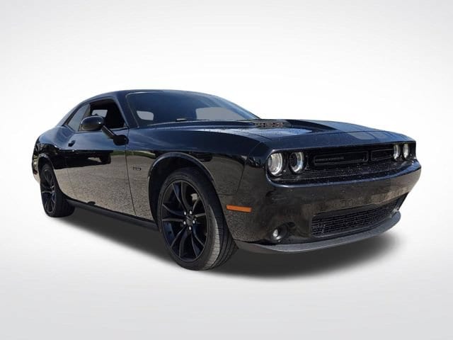 2016 Dodge Challenger R/T RWD photo