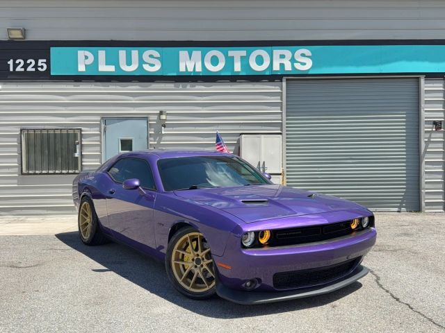 2016 Dodge Challenger R/T RWD photo