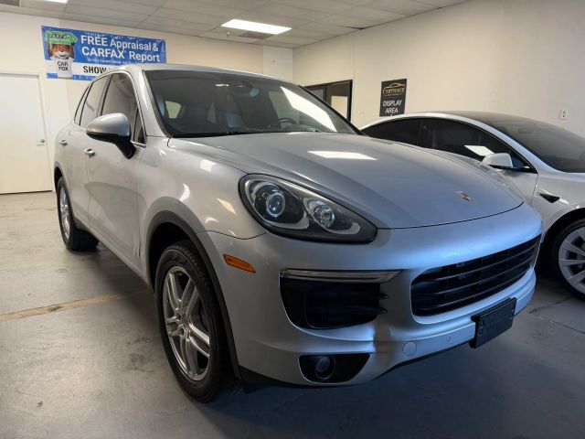 2016 Porsche Cayenne  AWD photo