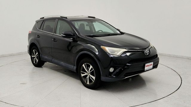 2016 Toyota RAV4 XLE AWD photo