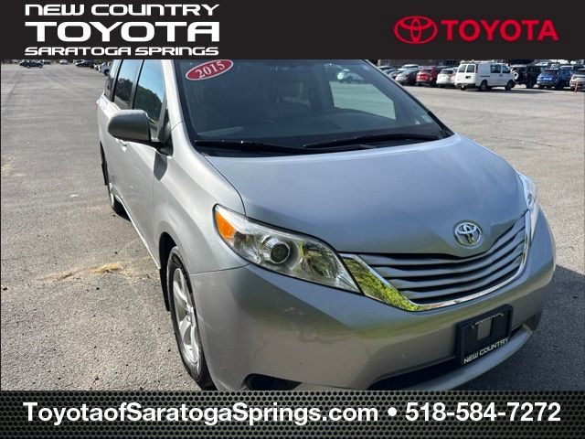 2015 Toyota Sienna LE FWD photo