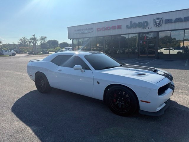 2016 Dodge Challenger SRT Hellcat RWD photo