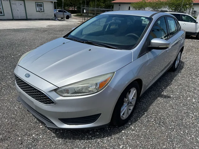 2016 Ford Focus SE FWD photo