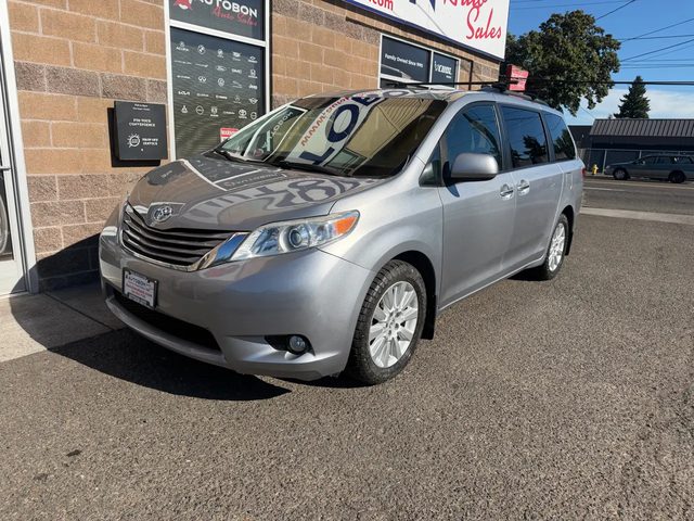 2016 Toyota Sienna XLE AWD photo