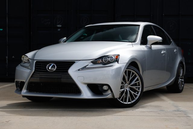 2016 Lexus IS  AWD photo