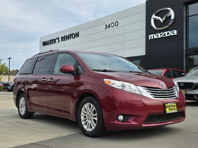 2016 Toyota Sienna XLE FWD photo