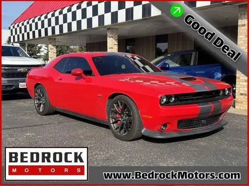 2016 Dodge Challenger SRT 392 RWD photo