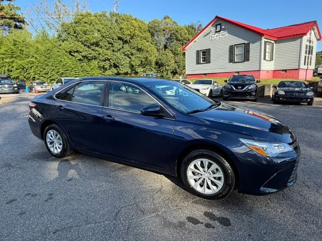 2016 Toyota Camry LE FWD photo