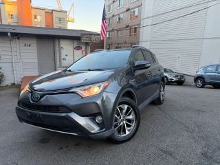2016 Toyota RAV4 XLE AWD photo