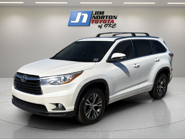 2016 Toyota Highlander XLE FWD photo