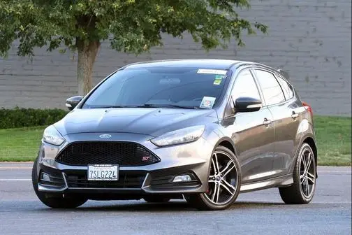 2016 Ford Focus ST FWD photo