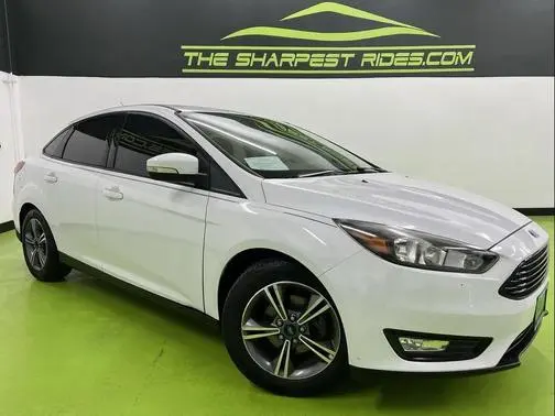 2016 Ford Focus SE FWD photo