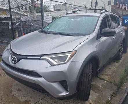 2016 Toyota RAV4 LE AWD photo