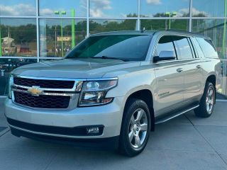 2016 Chevrolet Suburban LT 4WD photo